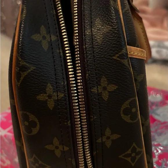 Louis Vuitton Trouville Monogram handbag - Picture 13 of 16